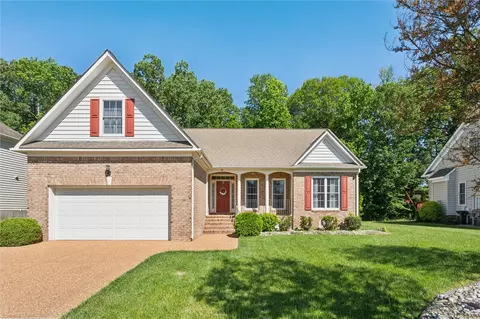30 Wornom Farm Rd, Poquoson, VA 23662