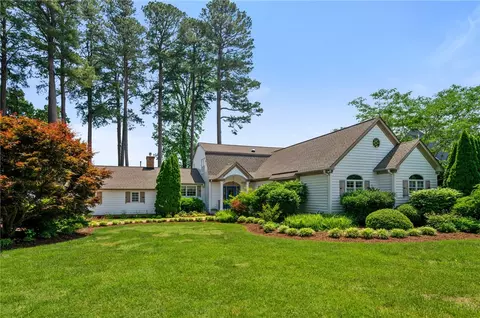 1121 Wormley Creek Dr, Yorktown, VA 23692