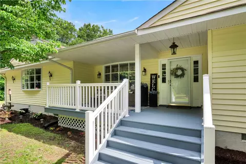 201 Colony Trl, Lanexa, VA 23089