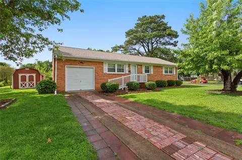 203 Latham Dr, Newport News, VA 23601