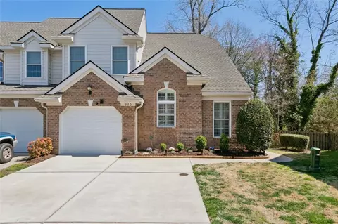 320 Hillside Ter, Newport News, VA 23602