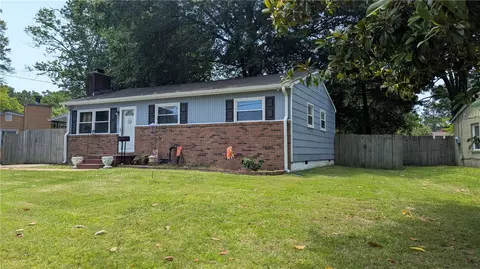 7 Crutchfield Dr, Newport News, VA 23602