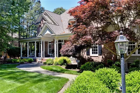 2801 Bennetts Pond Rd, Williamsburg, VA 23185