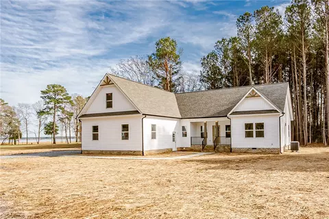 8041 Georgia Ave, West Point, VA 23181