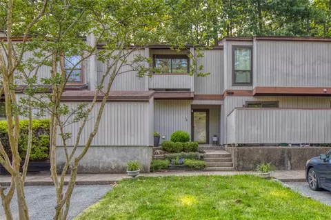 10 Spring W, Williamsburg, VA 23188