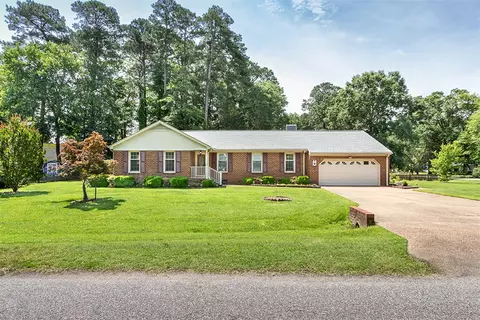 214 Fielding Lewis Dr, Yorktown, VA 23692