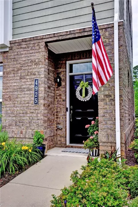 4925 Settlers Market Blvd, Williamsburg, VA 23188