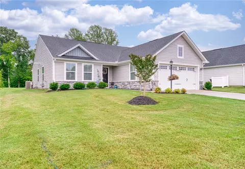 7616 E Danube Loop, New Kent, VA 23124
