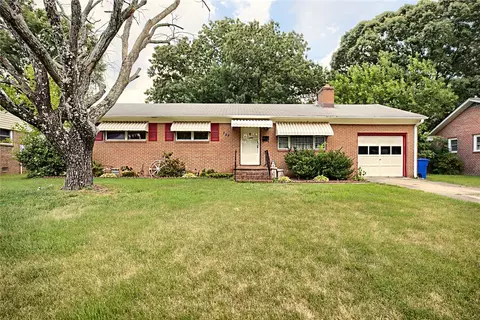 727 Mayland Dr, Newport News, VA 23601