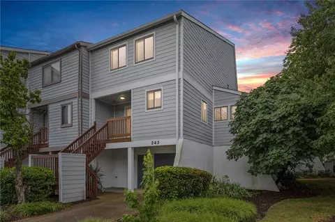 243 Mill Point Dr, Hampton, VA 23669