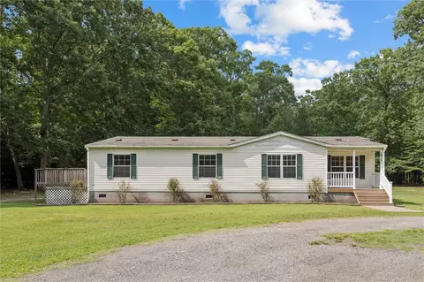 6925 Deer Stand Dr, Gloucester, VA 23061