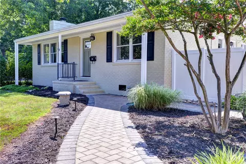 43 Robinson Dr, Newport News, VA 23601