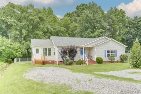 24708 Brickwood Meadow Ln, North Dinwiddie, VA 23803