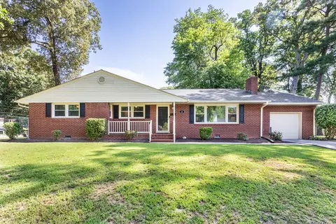 20 Indian Springs Dr, Newport News, VA 23606
