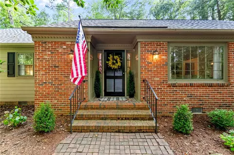 104 Holcomb Dr, Williamsburg, VA 23185