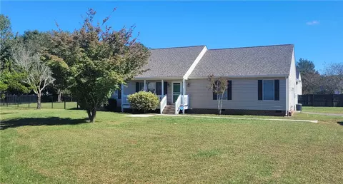 2970 Wendy Ct, Hayes, VA 23072