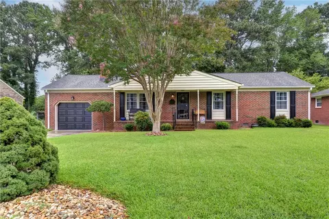 307 Lynchburg Dr, Newport News, VA 23606
