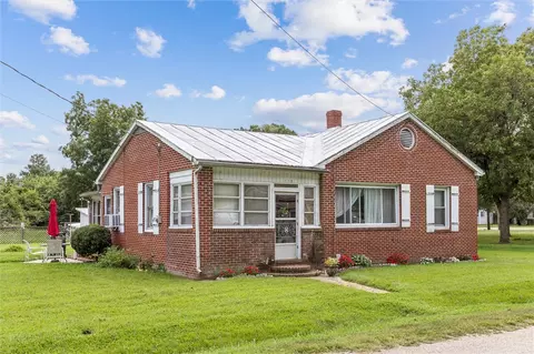110 Ogden St, West Point, VA 23181