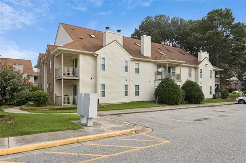 535 Rainbow Ct #101, Newport News, VA 23608