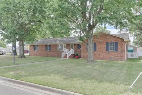 2003 Lee St, West Point, VA 23181