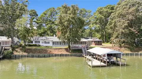 209 Lucom Point Dr, Reedville, VA 22539