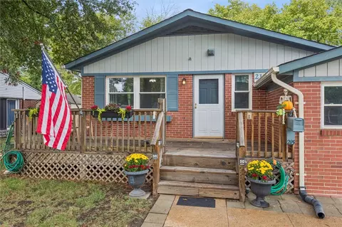 215 Belray Dr, Newport News, VA 23601