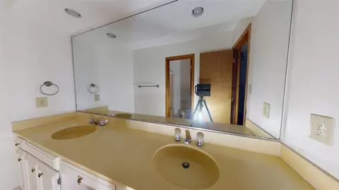 Bath - 4859 Rosewell Dr, Gloucester, VA 23061 photo 3 of 4