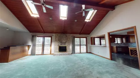 Living - 4859 Rosewell Dr, Gloucester, VA 23061 photo 3 of 14