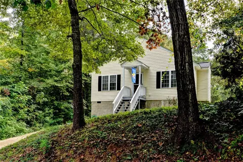 6442 Lakeshore Dr, Quinton, VA 23141