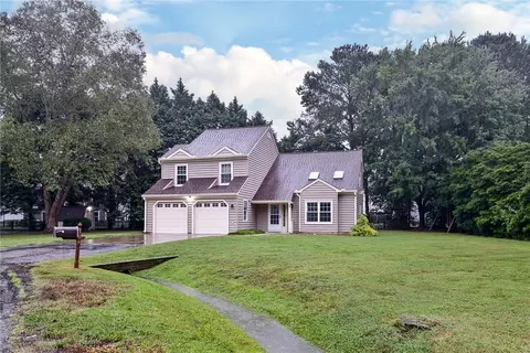 306 Meadowlake Rd, Yorktown, VA 23693