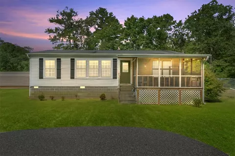 10312 Farys Mill Rd, Gloucester, VA 23061