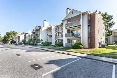 564 Candle Ln #302, Newport News, VA 23608