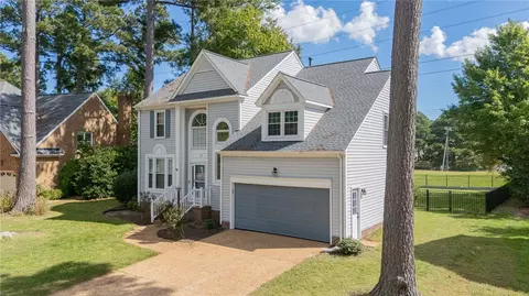 205 Clayton Dr, Yorktown, VA 23693