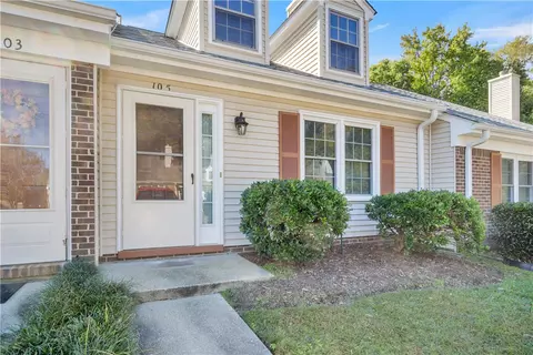 105 Farmstead Pl, Yorktown, VA 23692