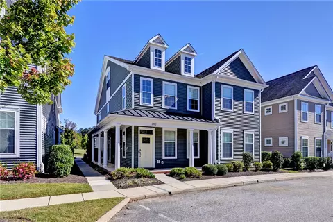 2902 Queens Path #2902, Williamsburg, VA 23185