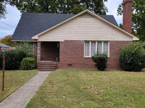 515 18th St, West Point, VA 23181