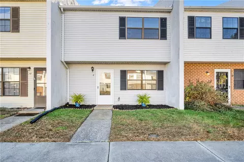 8 Sparrow Ct, Williamsburg, VA 23185