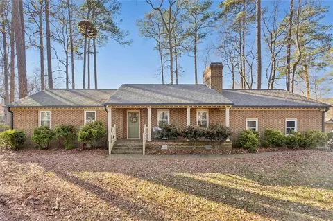 301 Ilex Dr, Yorktown, VA 23692