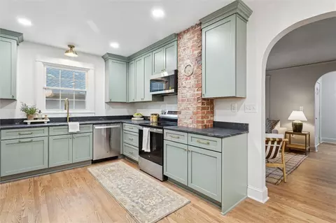 102 School Ln, Toano, VA 23168