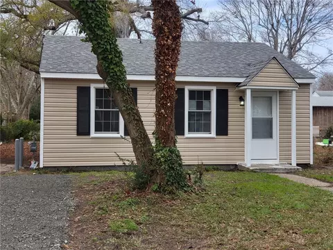 1915 Long Green Ln, Hampton, VA 23663