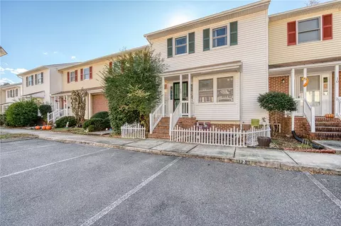 12 Bromley Dr, Williamsburg, VA 23185