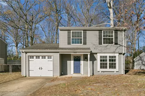 945 Chatsworth Dr, Newport News, VA 23601
