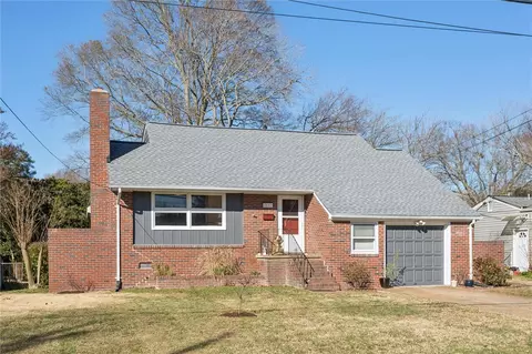 11 Kemper Ave, Newport News, VA 23601