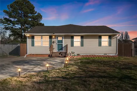306 Lynnhaven Dr, Hampton, VA 23666