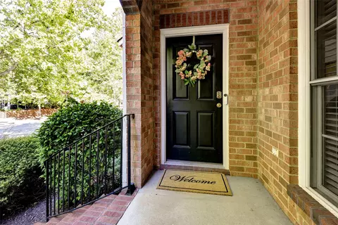 296 Walt Whitman Ave, Newport News, VA 23606