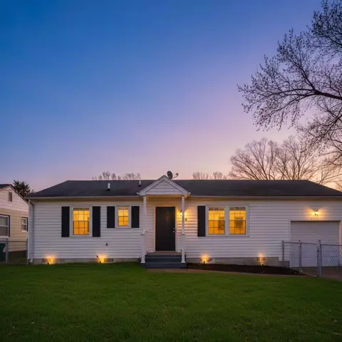 906 Harpersville Rd, Newport News, VA 23601