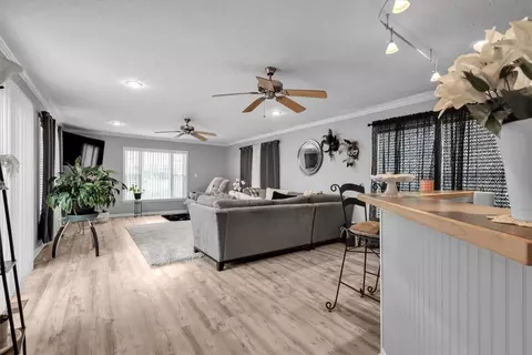 Living - 720 River St, Hampton, VA 23669 photo 2 of 2