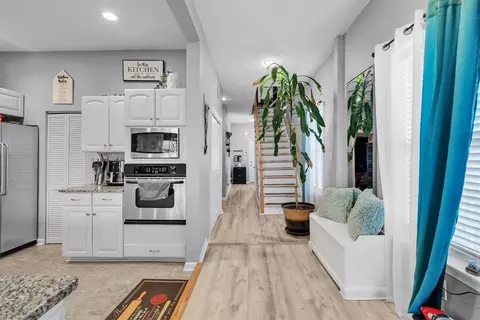 Entry Way - 720 River St, Hampton, VA 23669 photo 1 of 5