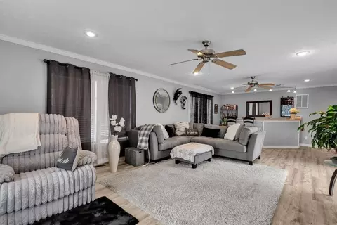 Living - 720 River St, Hampton, VA 23669 photo 1 of 2