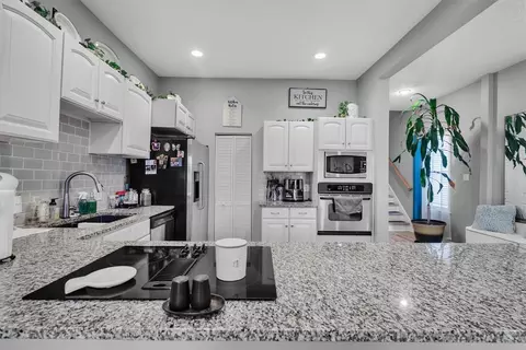Kitchen - 720 River St, Hampton, VA 23669 photo 4 of 5